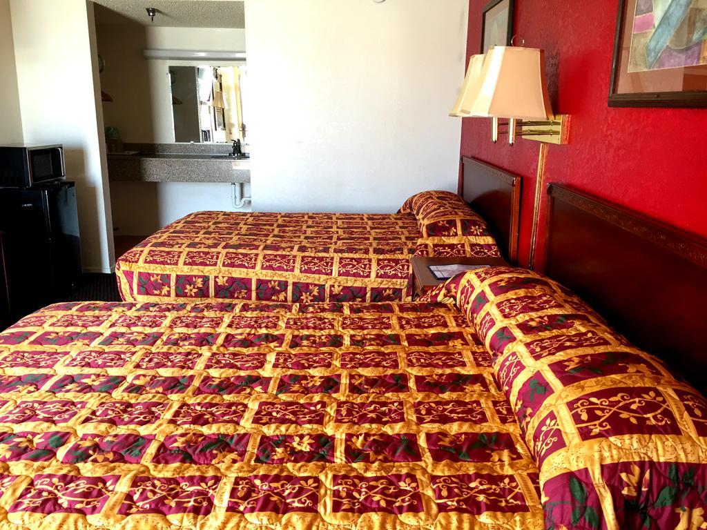 Crown Inn Grand Prairie Extérieur photo