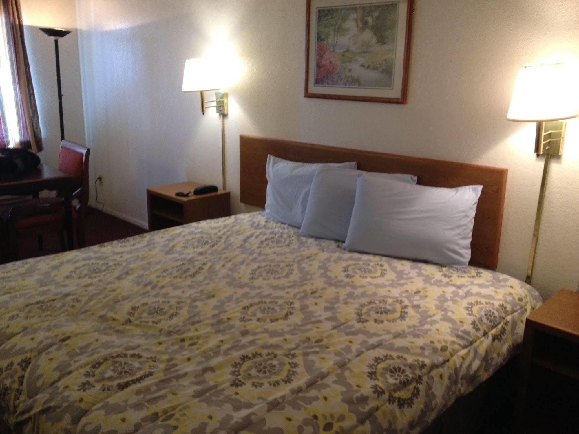 Crown Inn Grand Prairie Extérieur photo