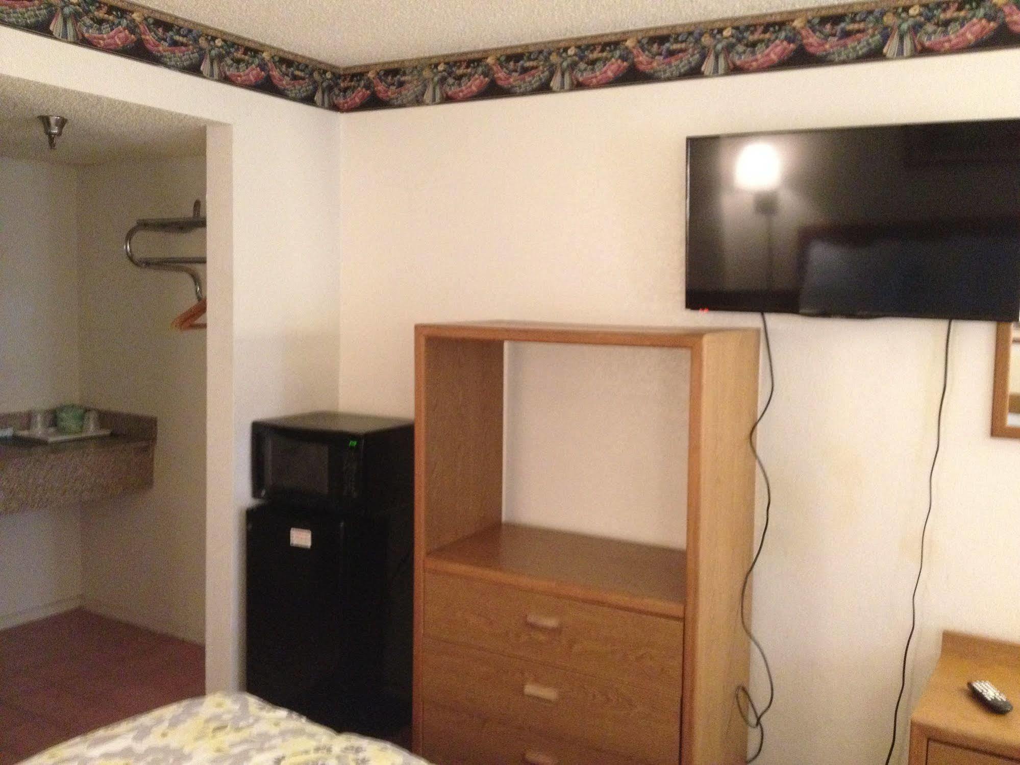 Crown Inn Grand Prairie Extérieur photo