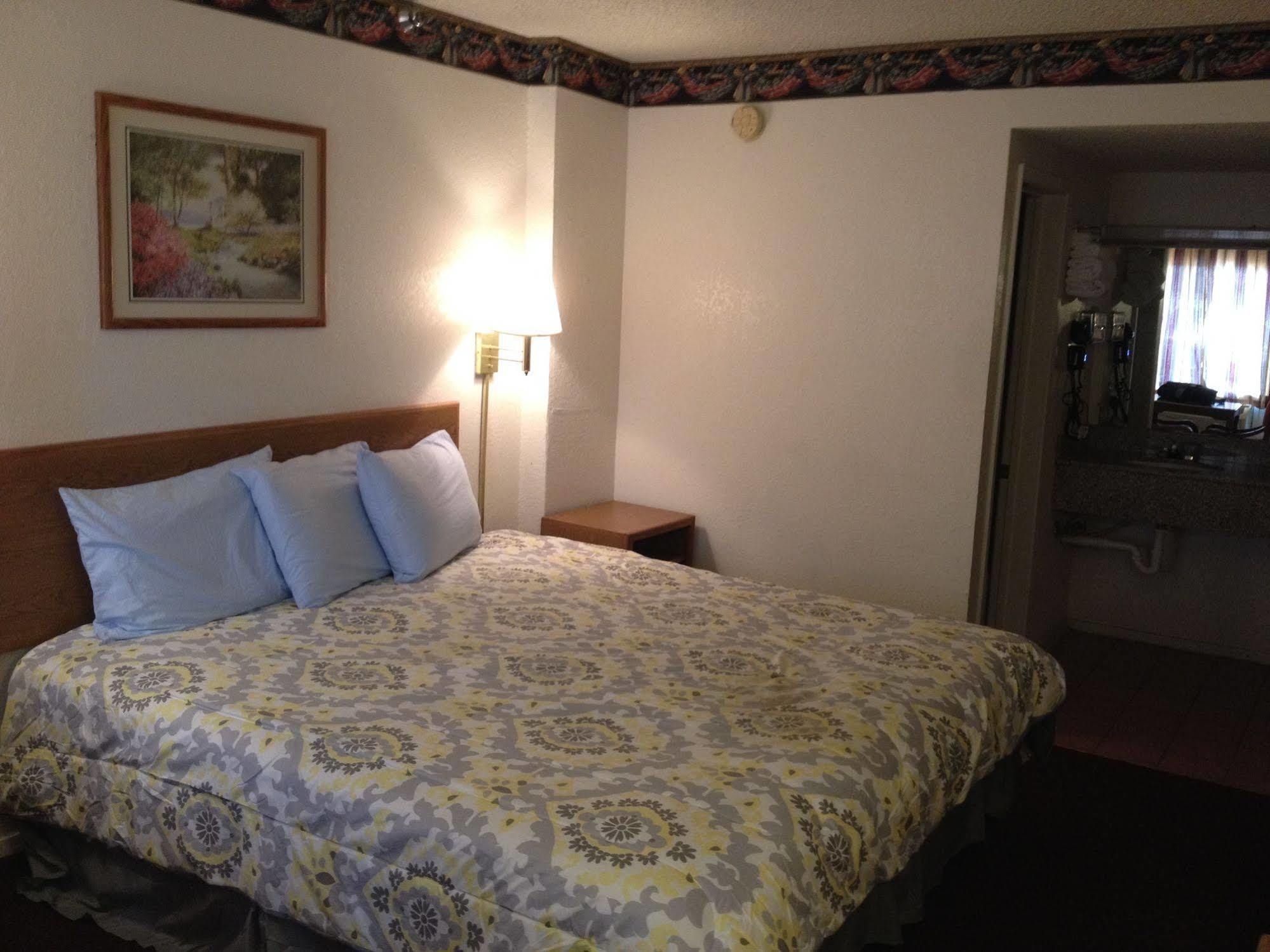 Crown Inn Grand Prairie Extérieur photo